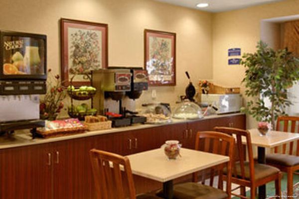 Owens Downtown Toledo BridgePointe Inn & Suites By Hollywood Casino (Northwood)